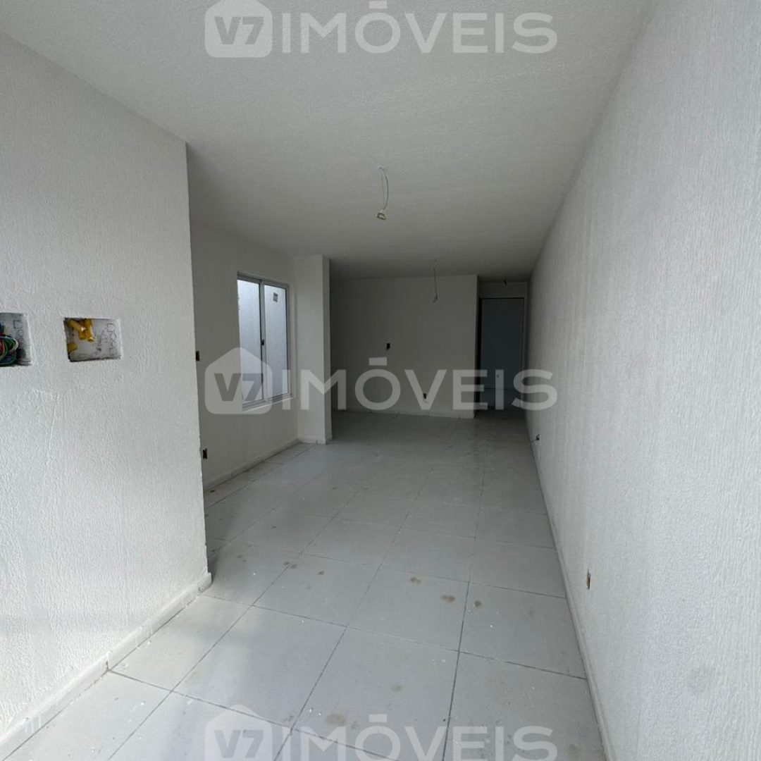 casa-com-2-quartos-a-venda-no-valentina-com-quintal-dtu2
